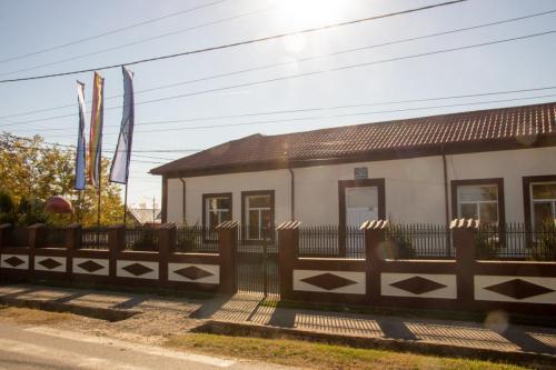 106-Olari-Ph